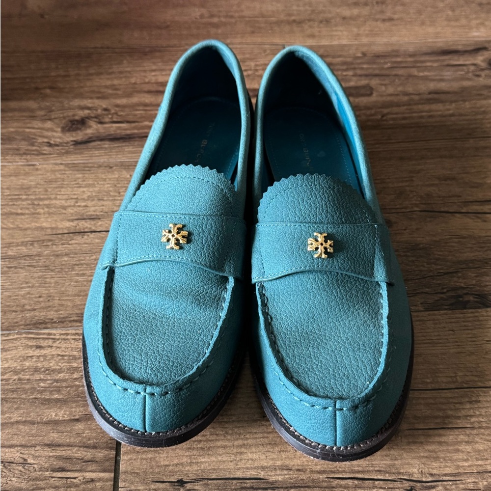 Tory Burch Blue Classic Loafer in Size 10
